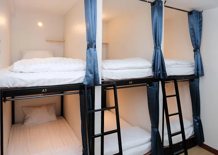 Delta 9 Hostel กรุงเทพมหานคร